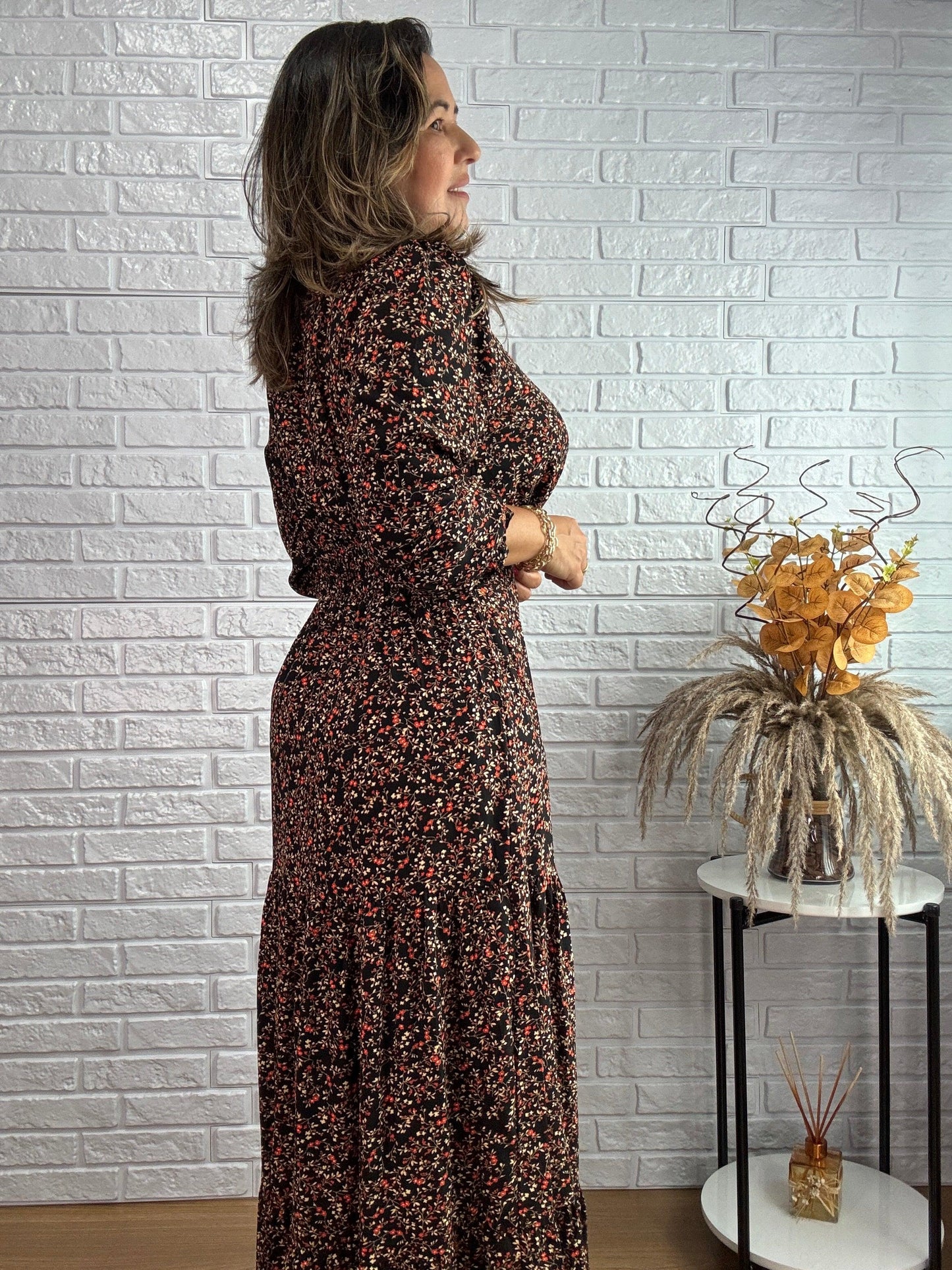 Vestido Flora Estampado | Preto com Laranja